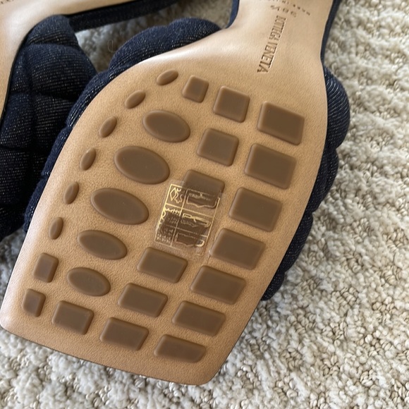 Bottega Veneta denim heel. NEVER WORN. No dust bag no box. Purchased in France. - Picture 4 of 7